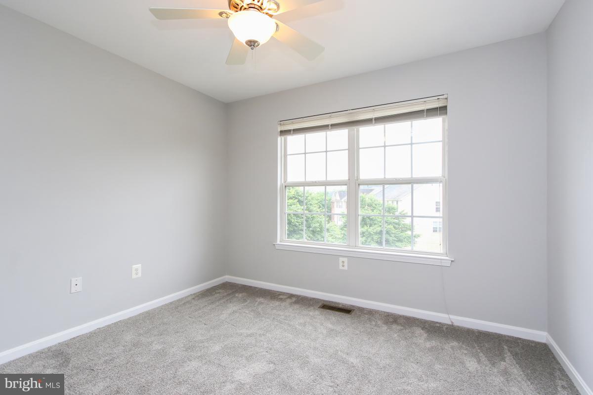 MANOR OAKS - Residential