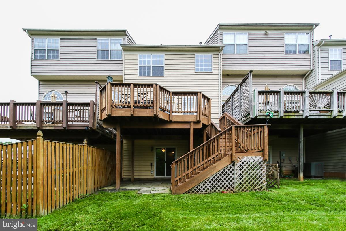 MANOR OAKS - Residential