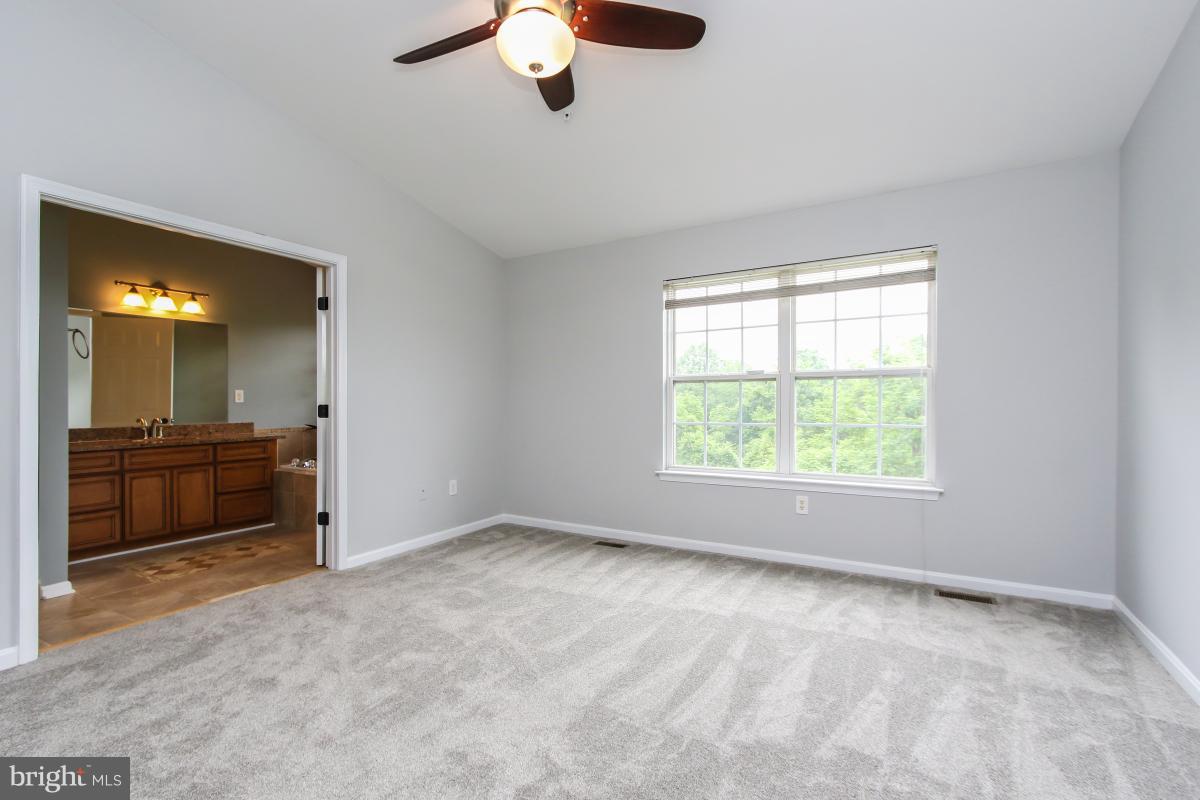 MANOR OAKS - Residential