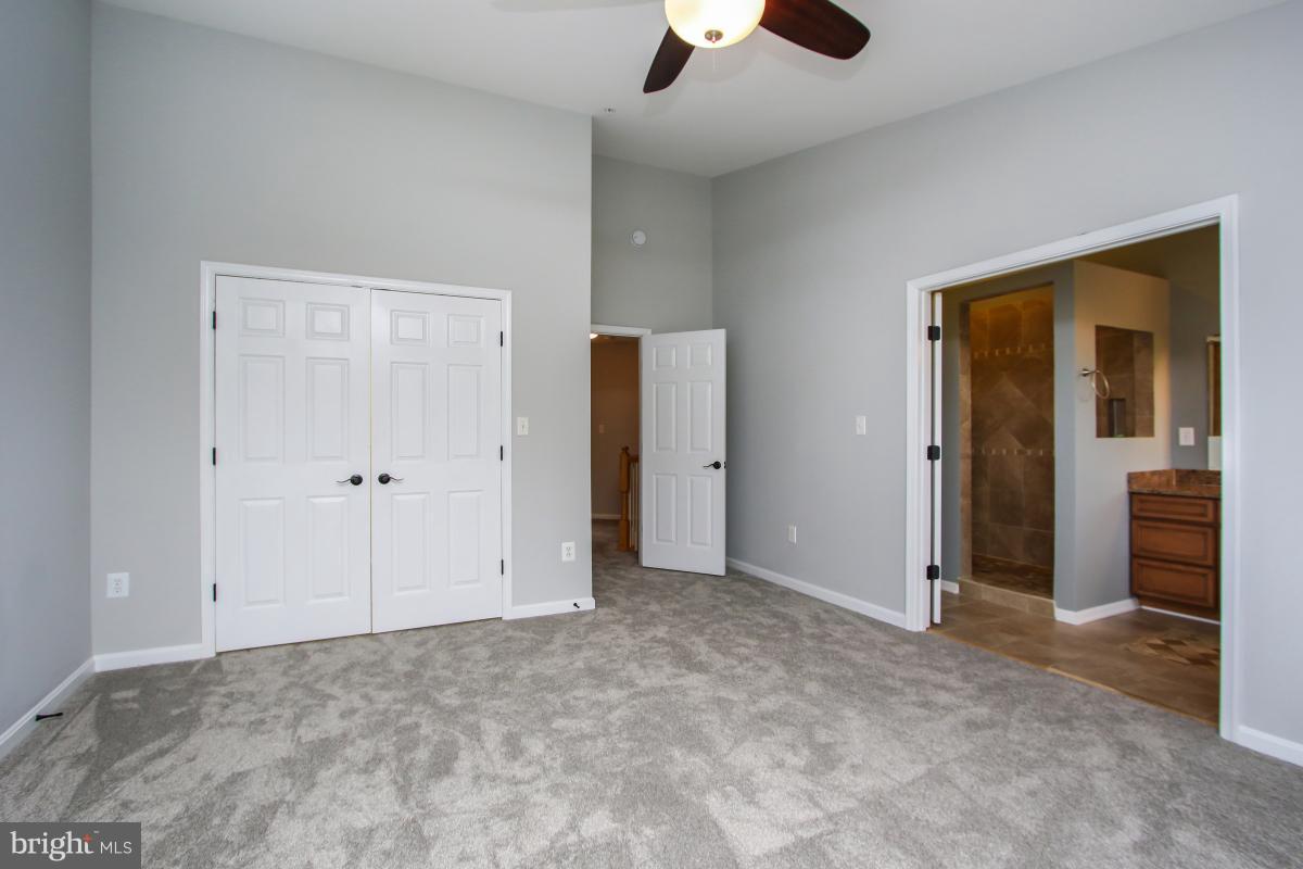 MANOR OAKS - Residential