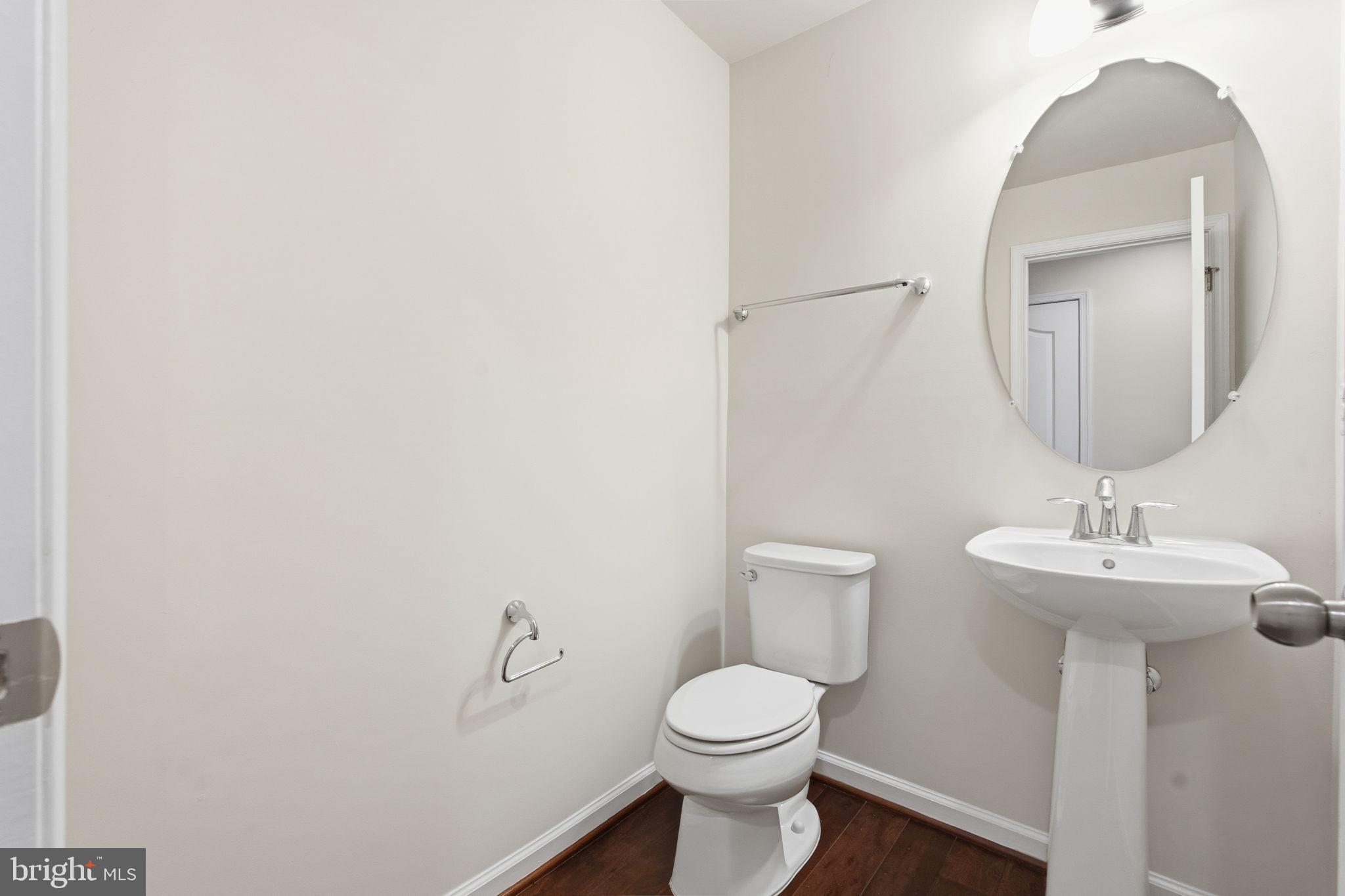 OXFORD SQUARE - Residential Lease