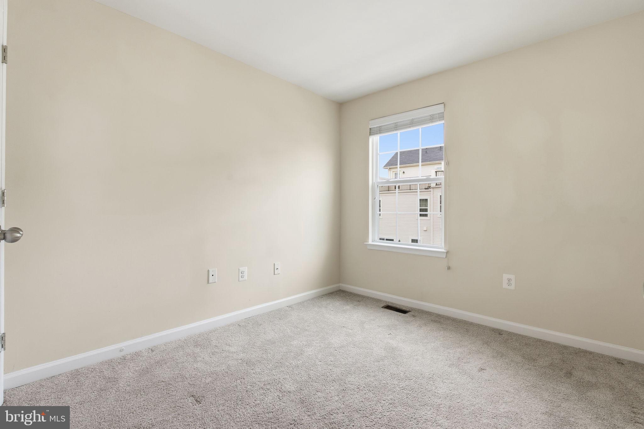 OXFORD SQUARE - Residential Lease