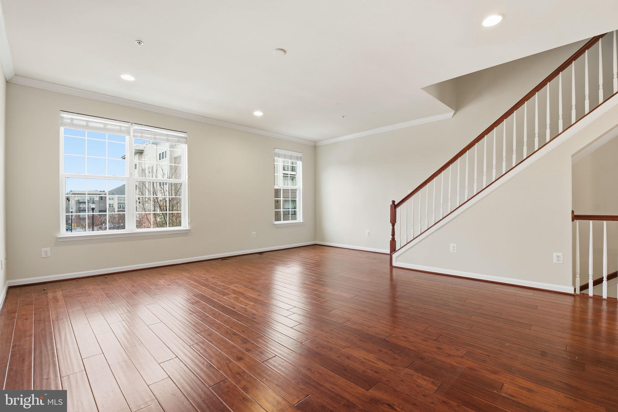 OXFORD SQUARE - Residential Lease