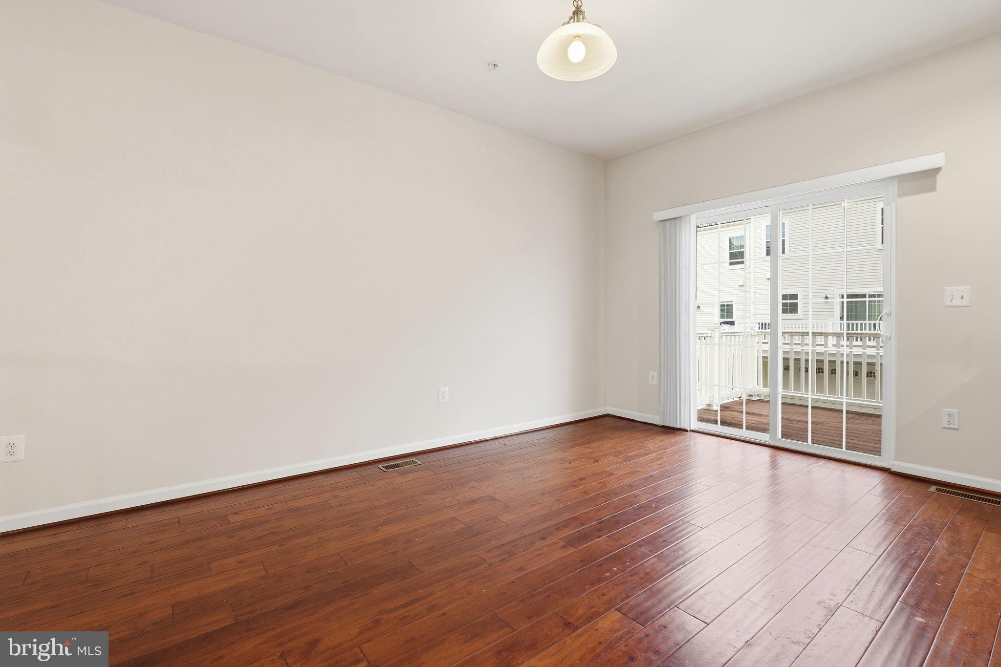 OXFORD SQUARE - Residential Lease