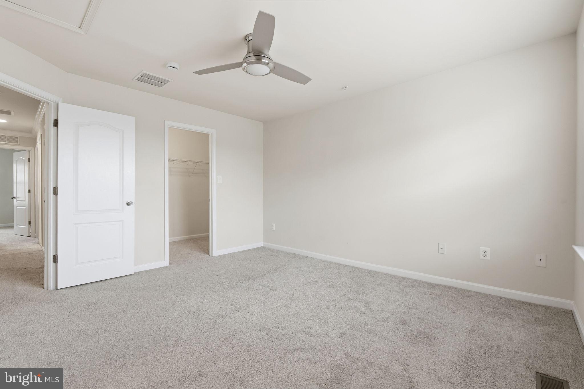 OXFORD SQUARE - Residential Lease