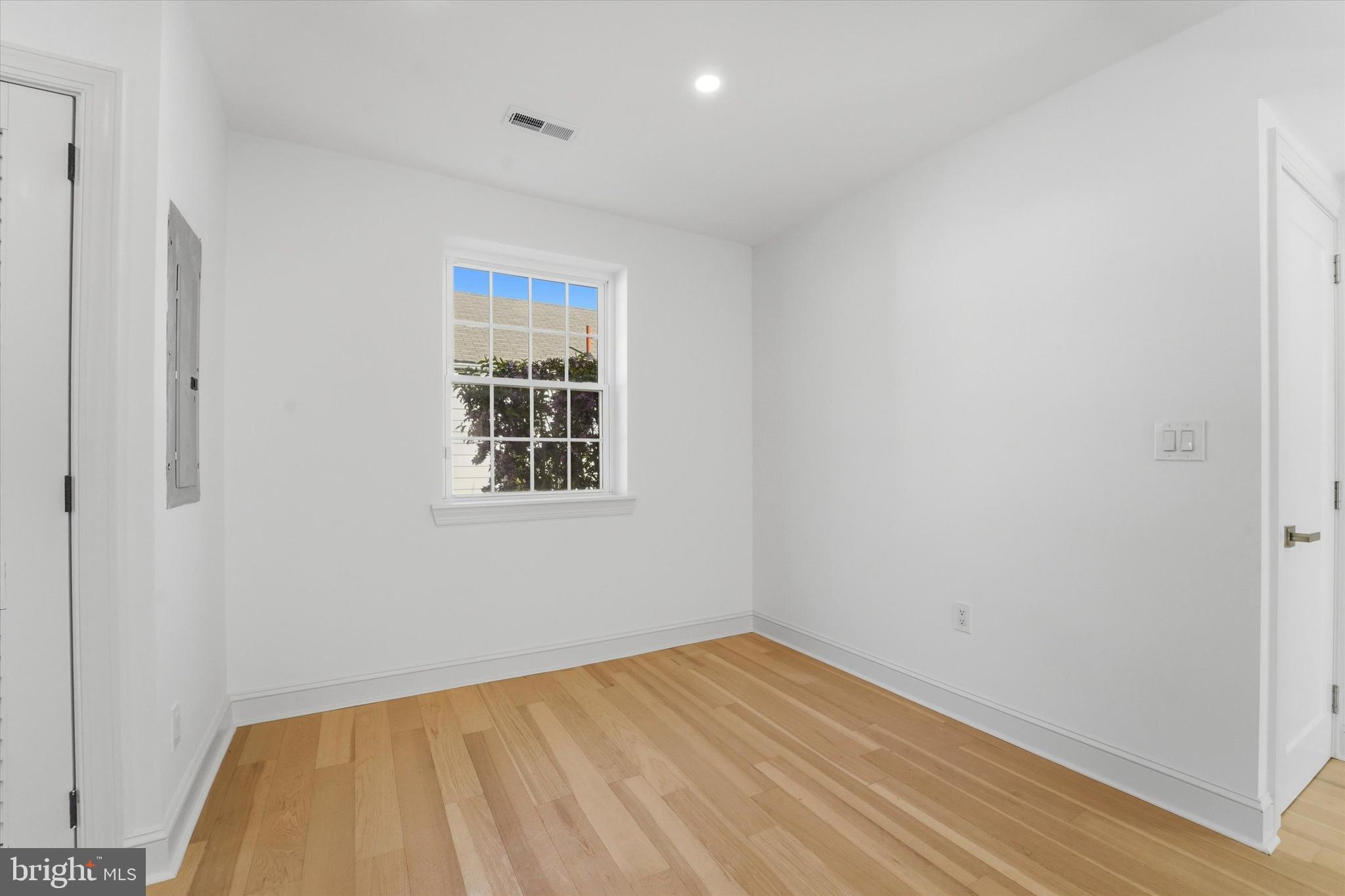 ACADEMY GARDENS - Residential