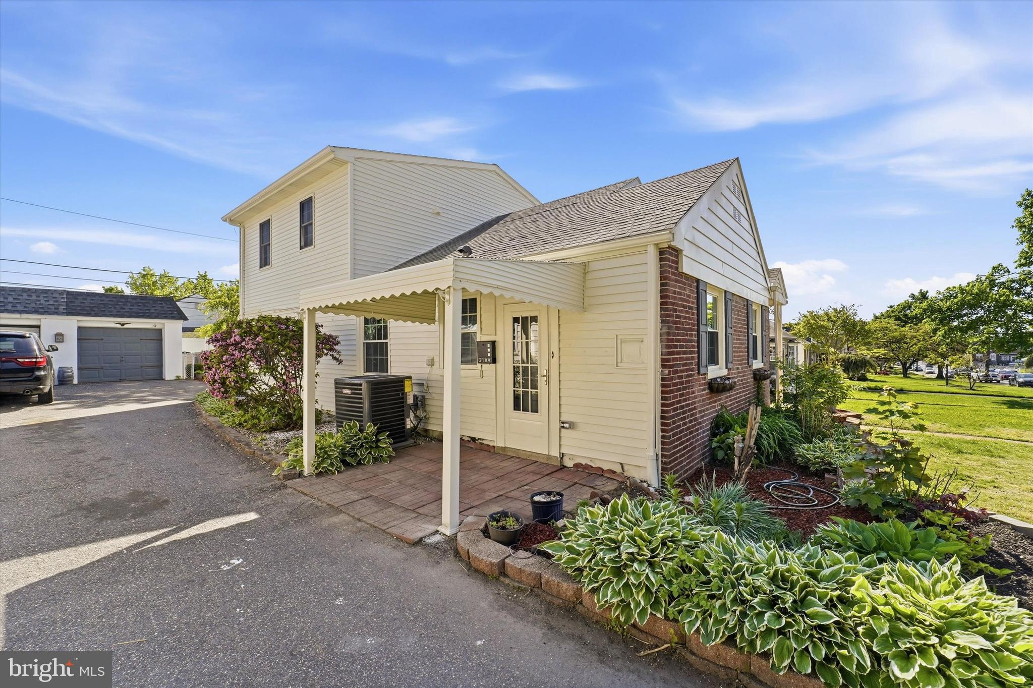 ACADEMY GARDENS - Residential