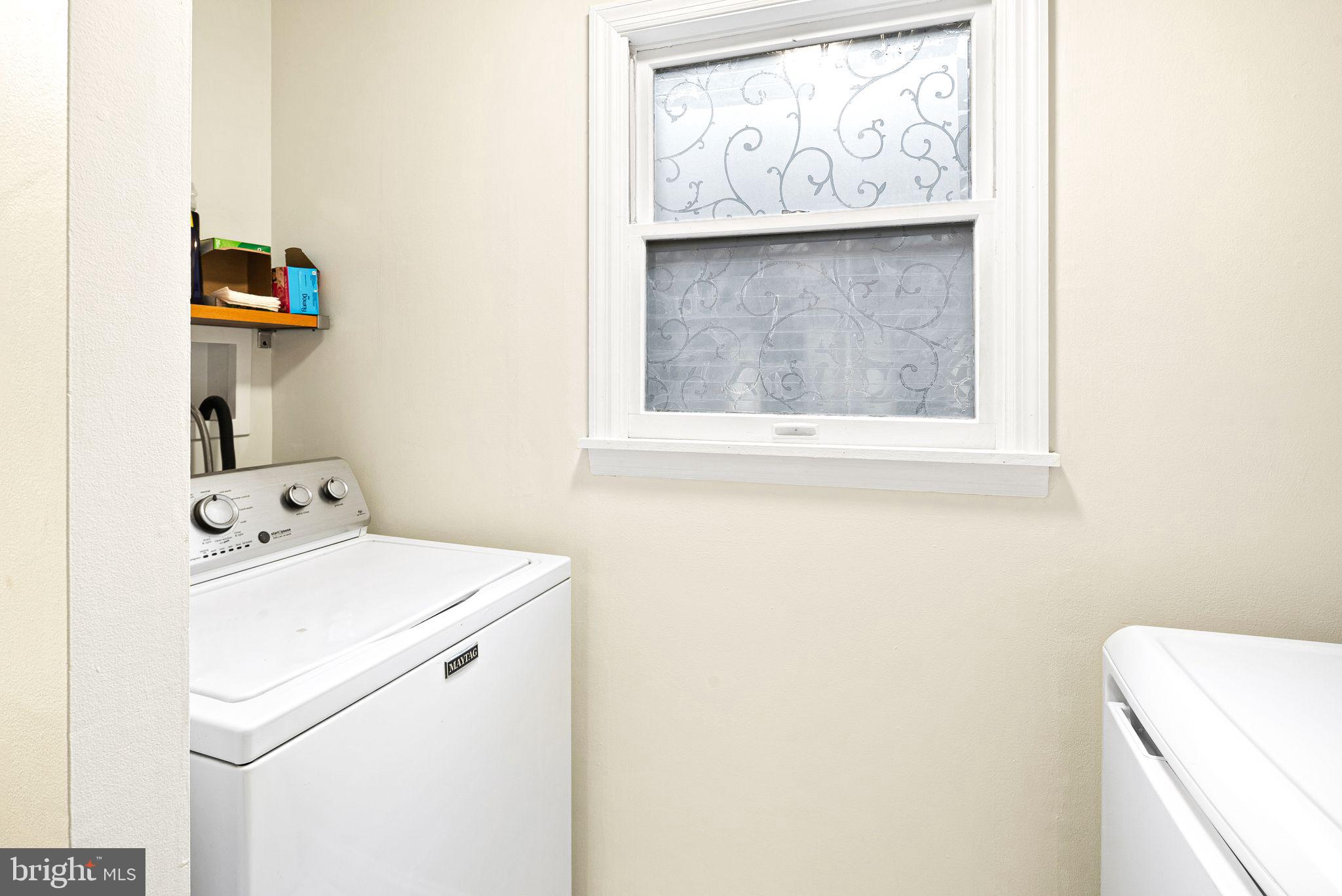 LOGAN SQUARE - Residential