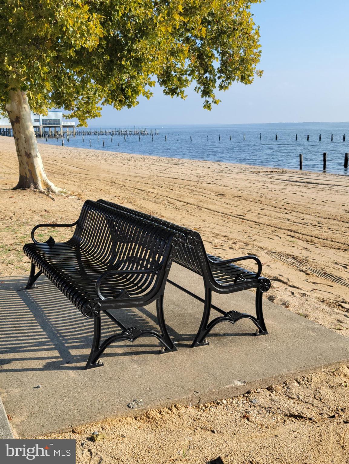 COLONIAL BEACH - Residential