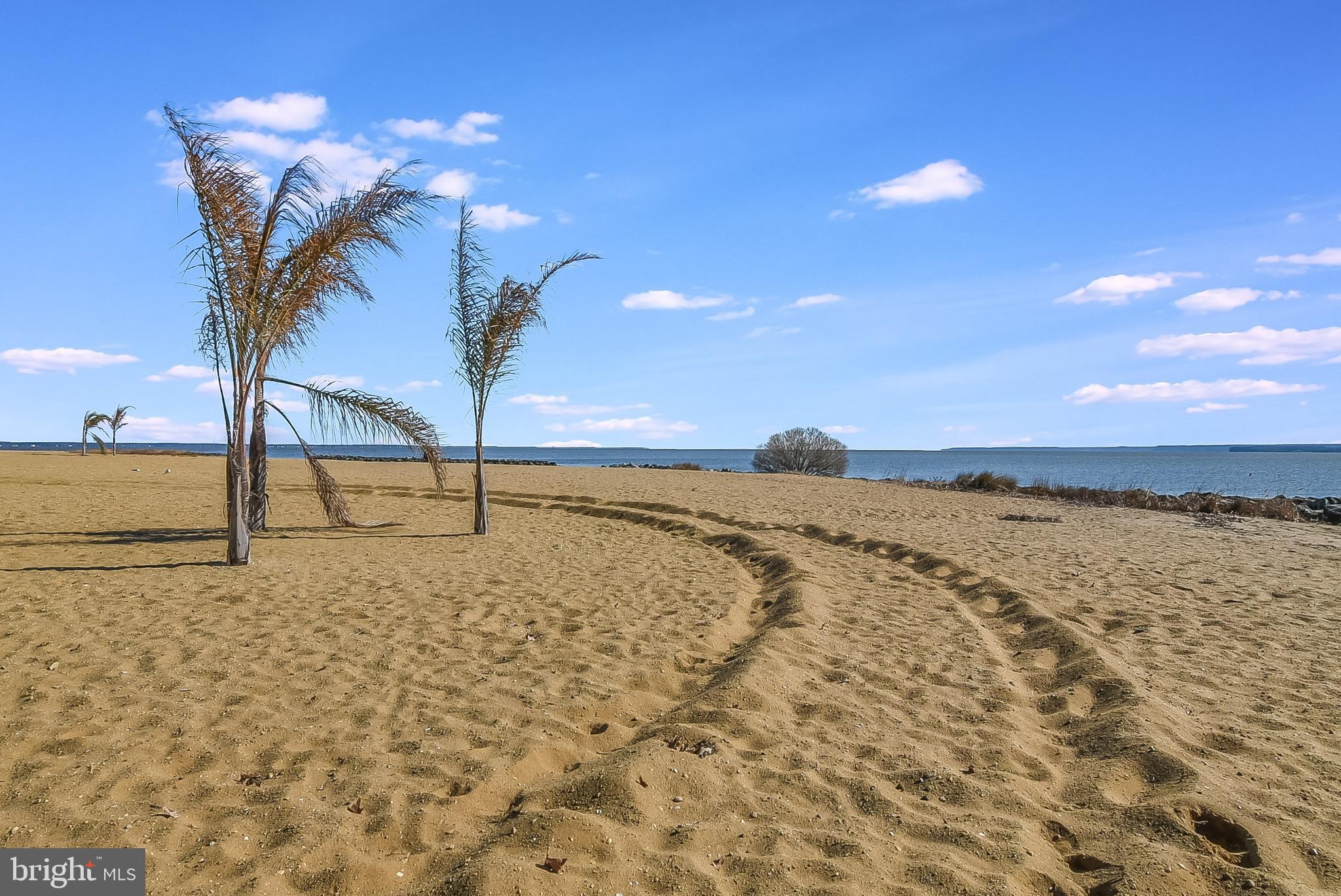 COLONIAL BEACH - Residential