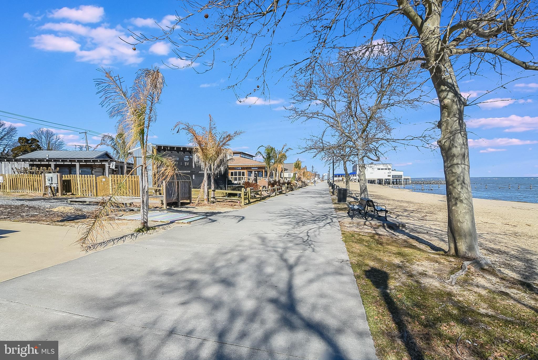 COLONIAL BEACH - Residential