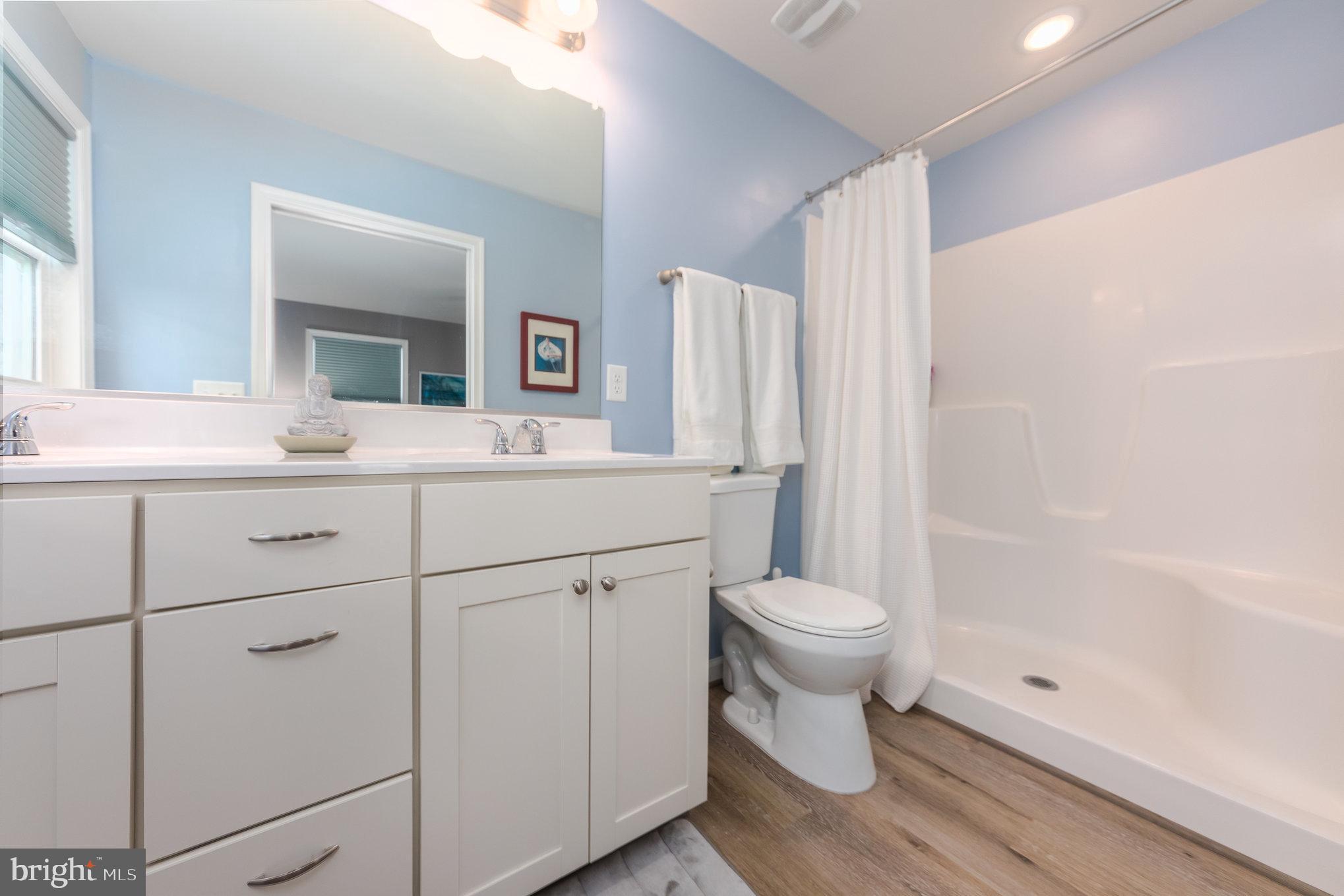 COLONIAL BEACH - Residential