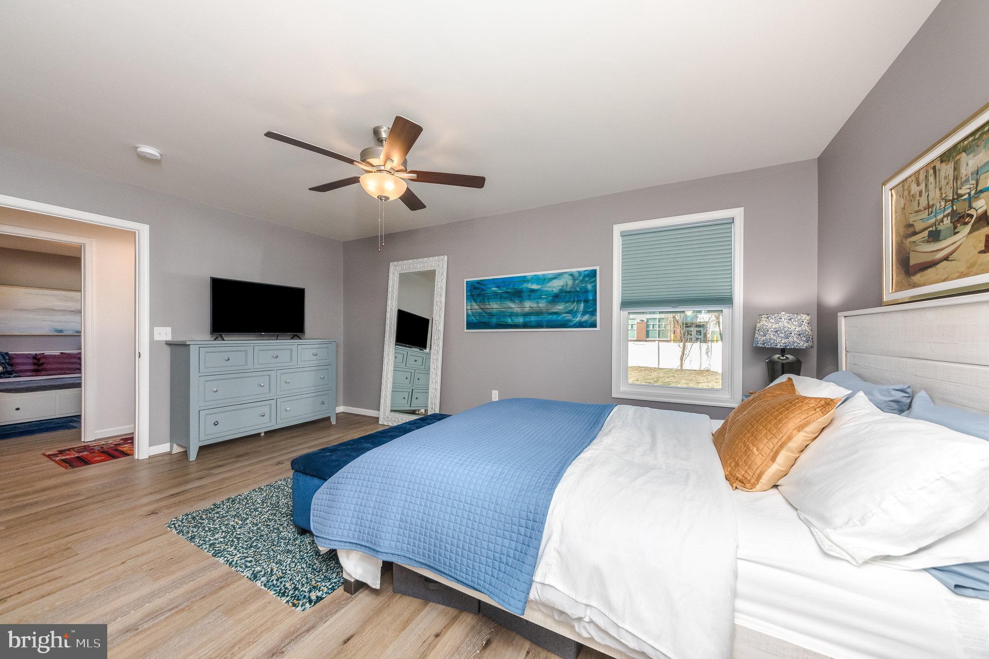 COLONIAL BEACH - Residential