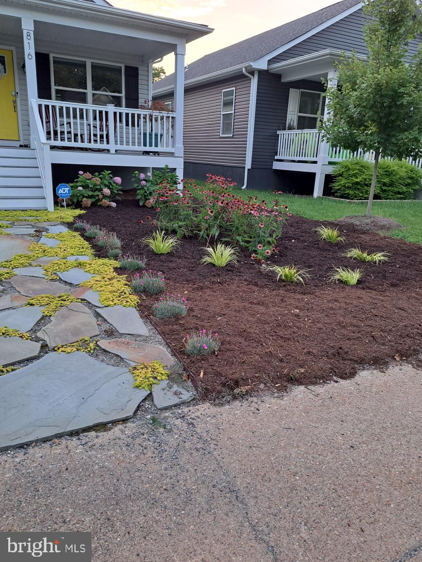 COLONIAL BEACH - Residential