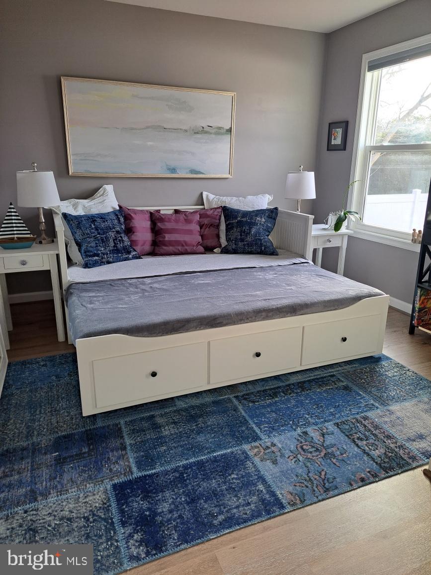 COLONIAL BEACH - Residential