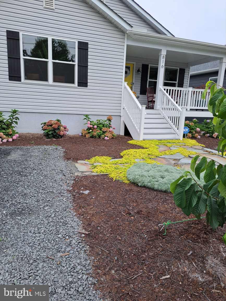 COLONIAL BEACH - Residential