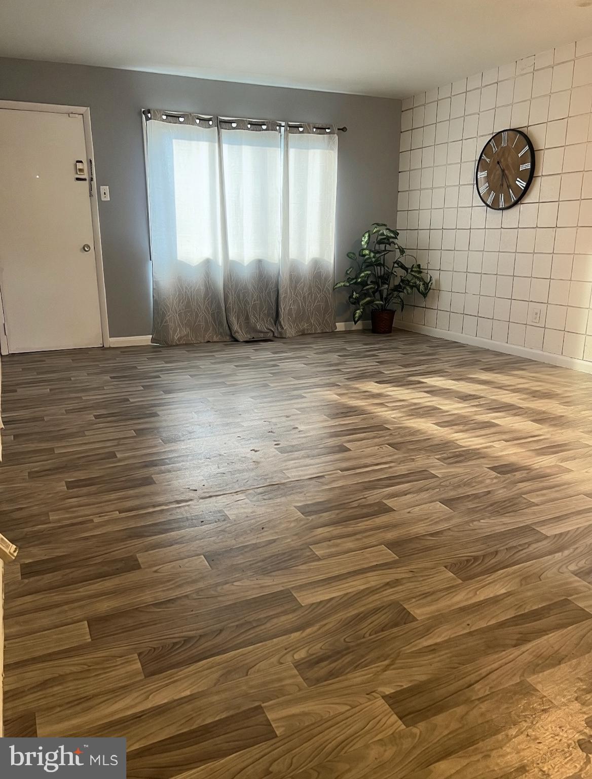 BEL PRE SQUARE - Residential