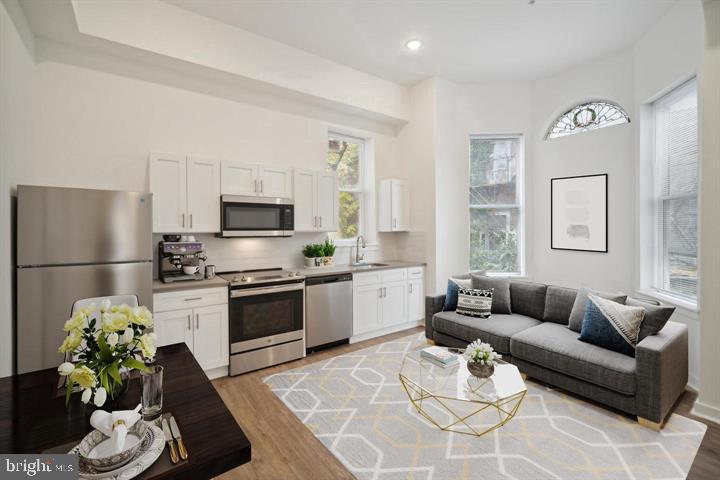 UNIVERSITY CITY - Residential Lease