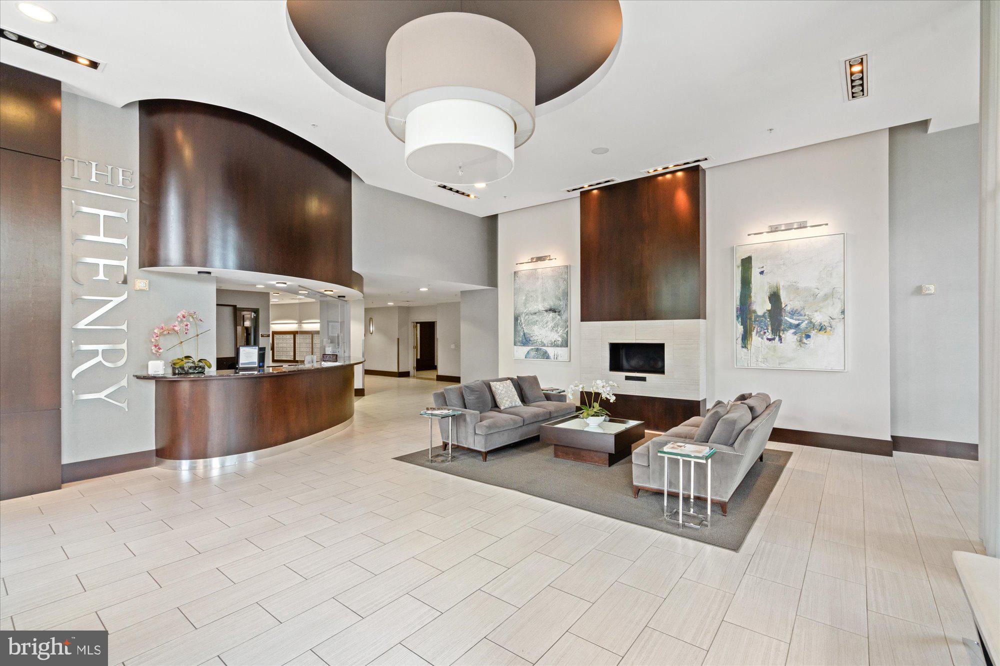 THE HENRY - Residential