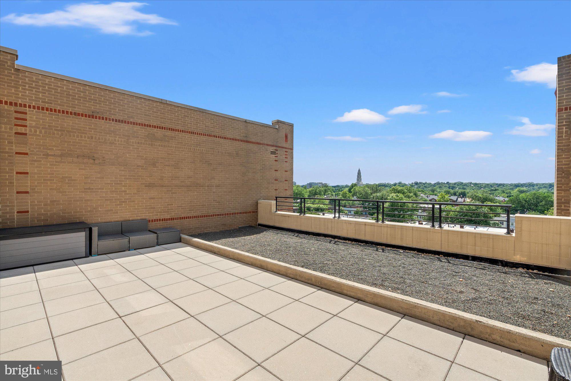 THE HENRY - Residential