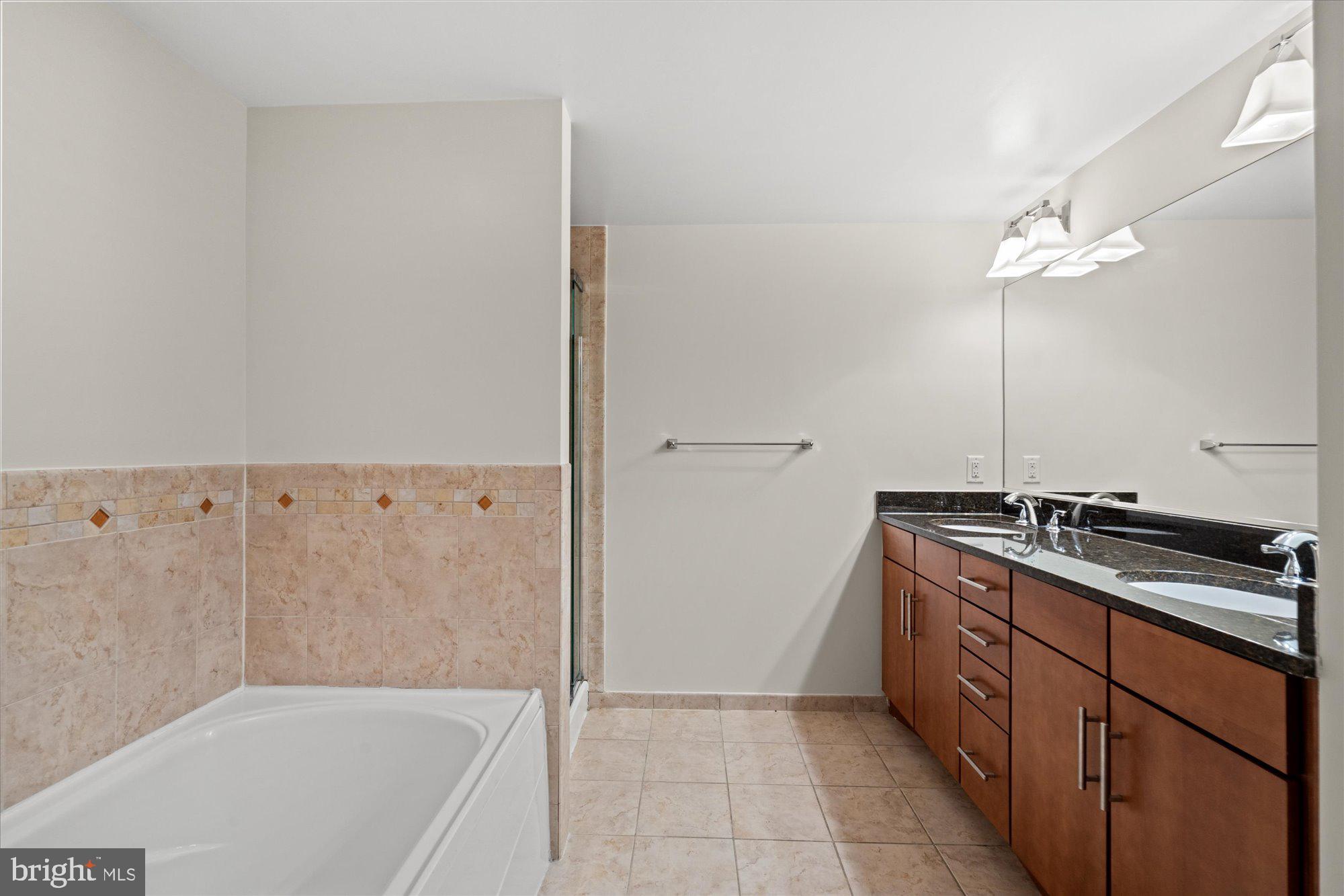 THE HENRY - Residential