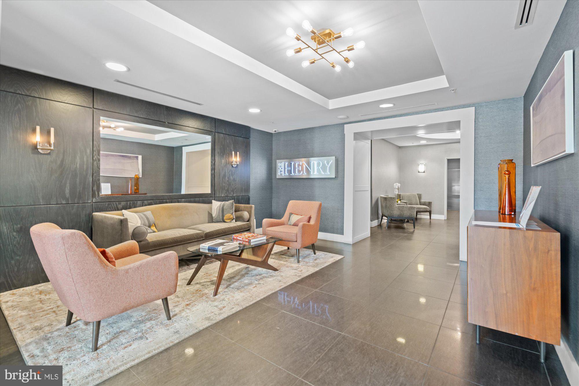 THE HENRY - Residential