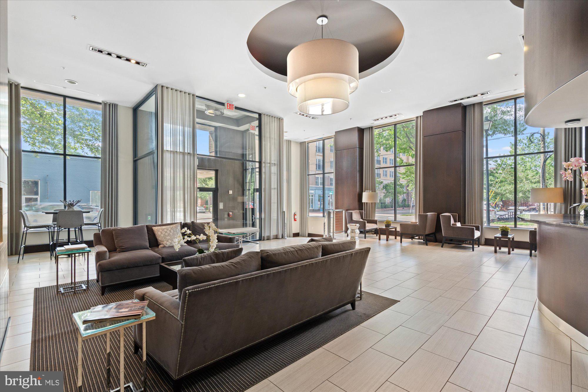 THE HENRY - Residential