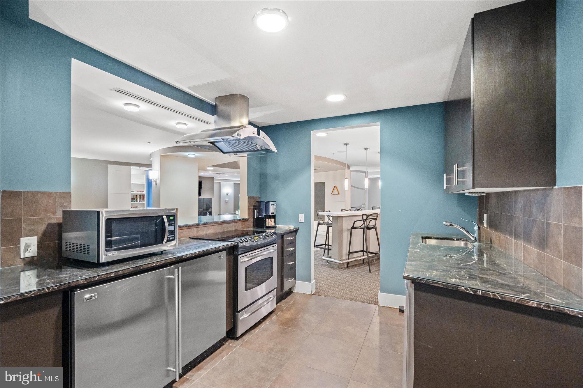 THE HENRY - Residential