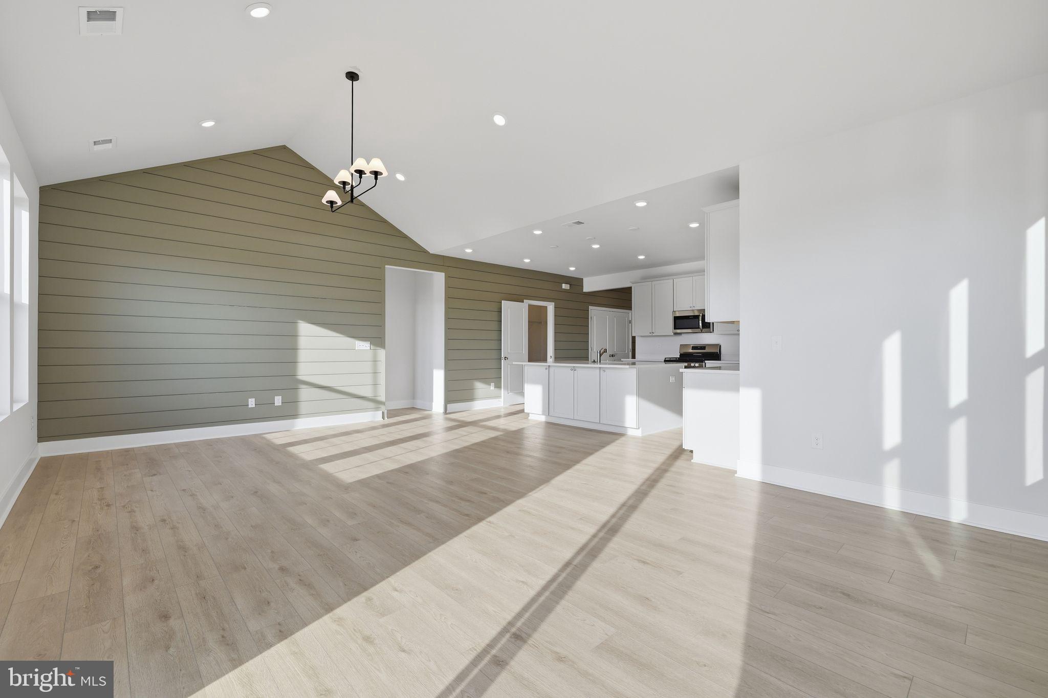 BRIDGEWATER - Residential