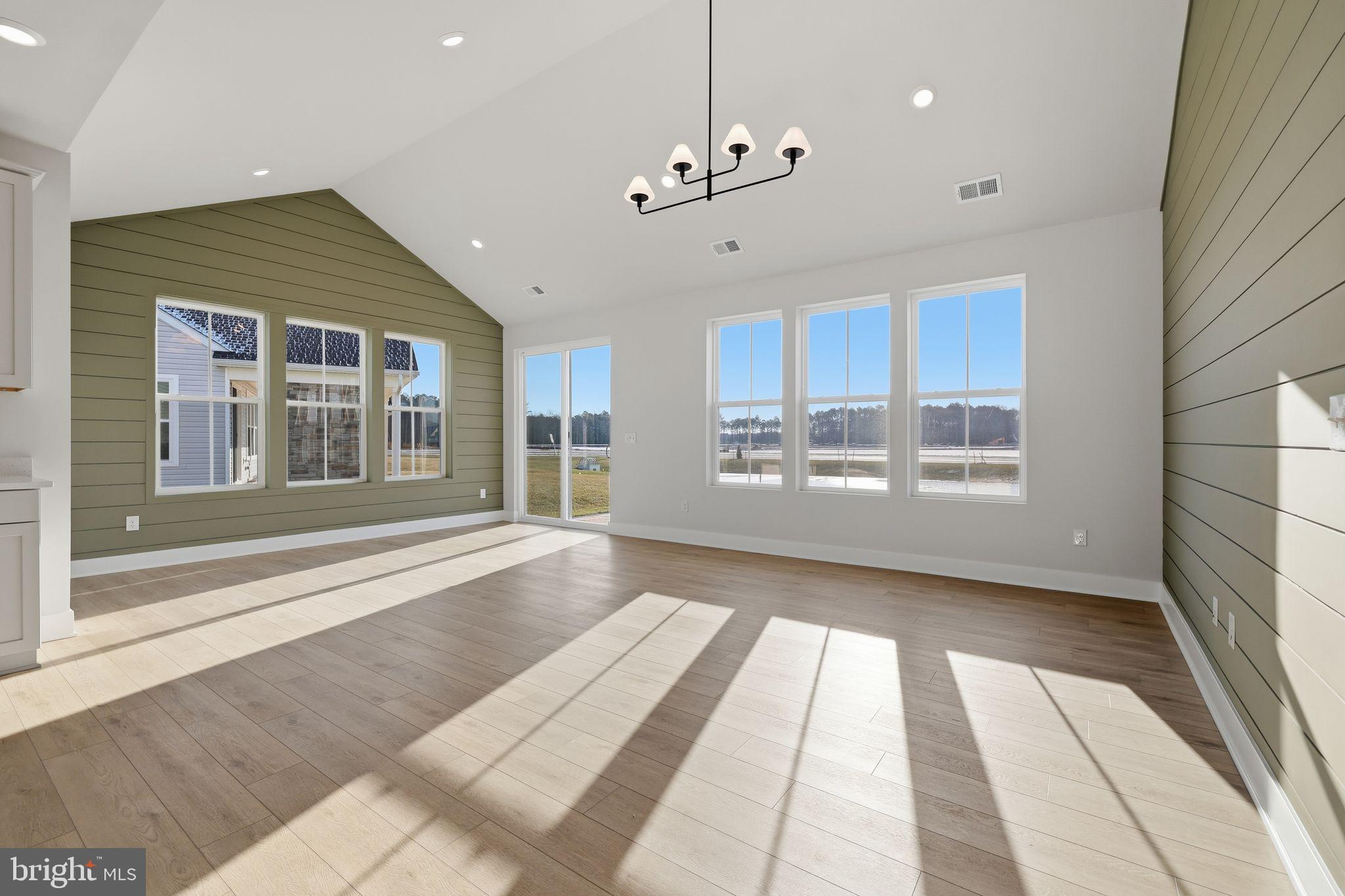 BRIDGEWATER - Residential
