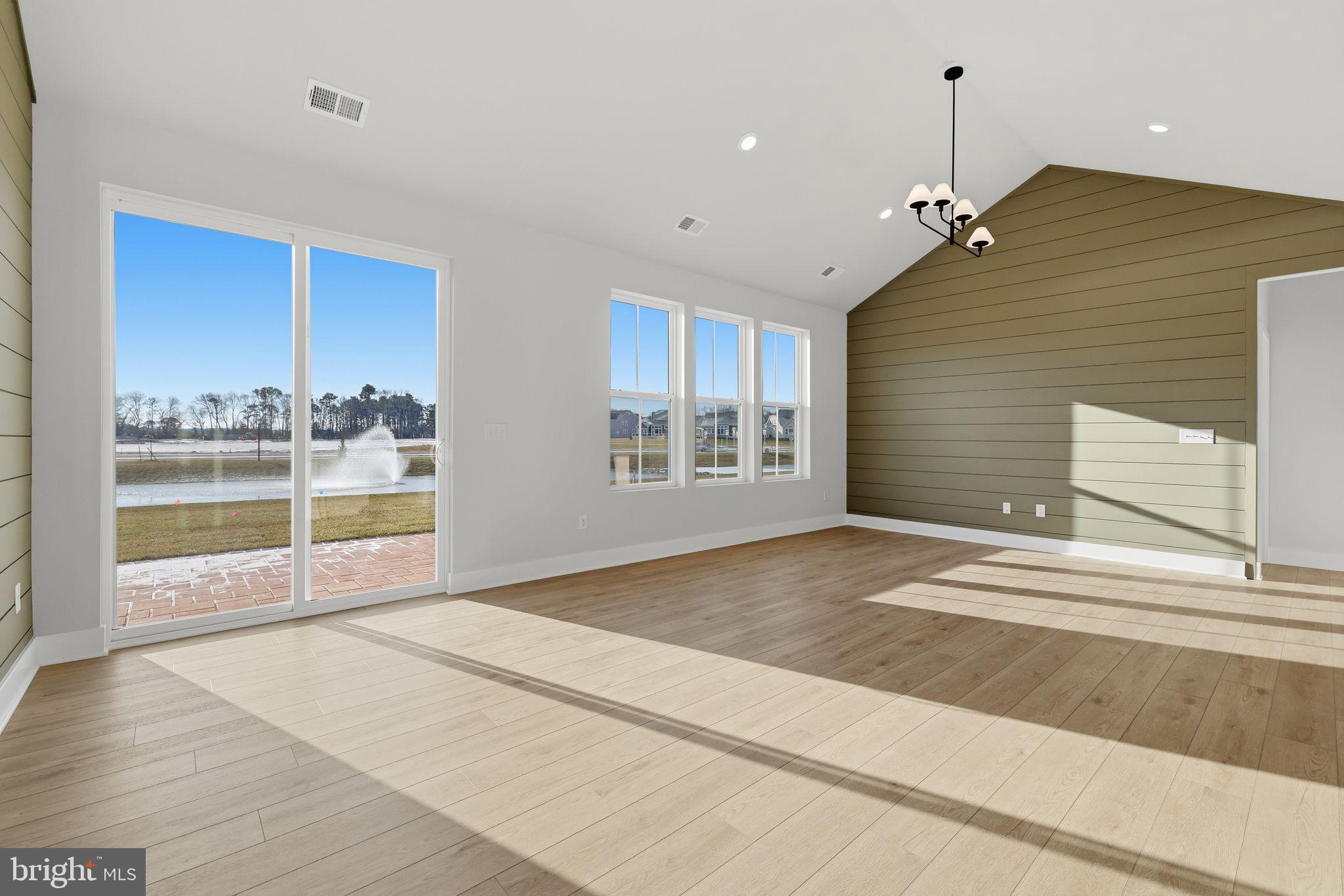 BRIDGEWATER - Residential
