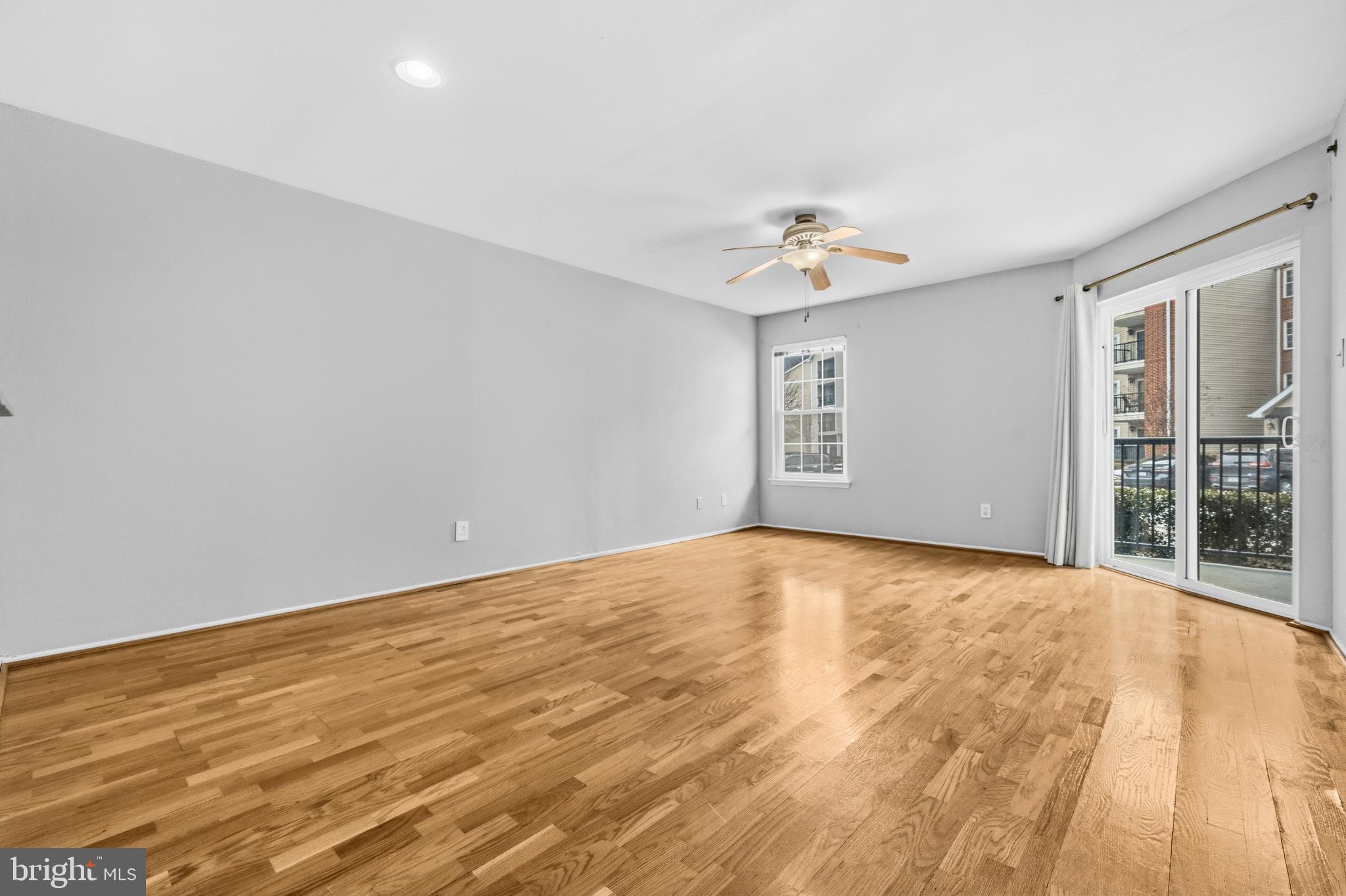POINTE AT PARK CENTER - Residential