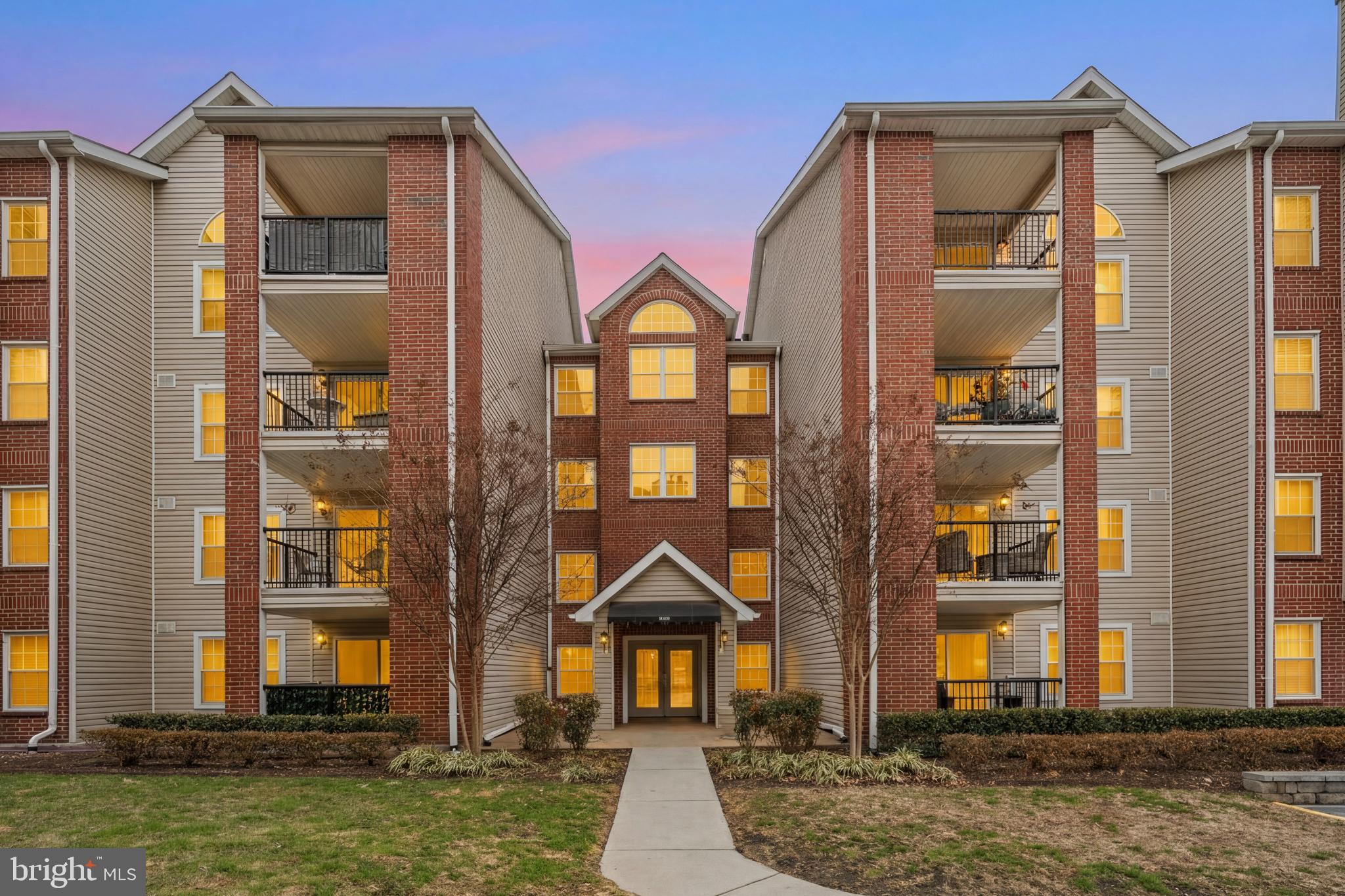 POINTE AT PARK CENTER - Residential
