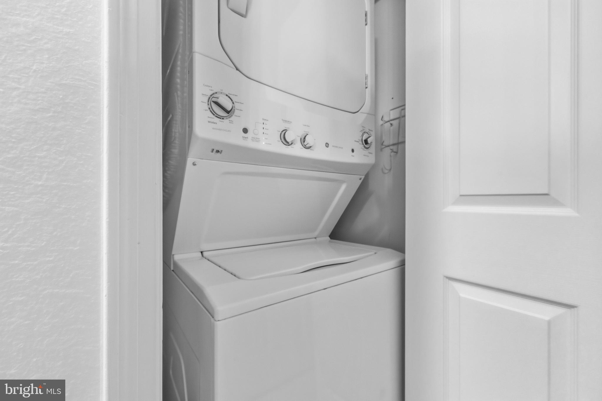 POINTE AT PARK CENTER - Residential