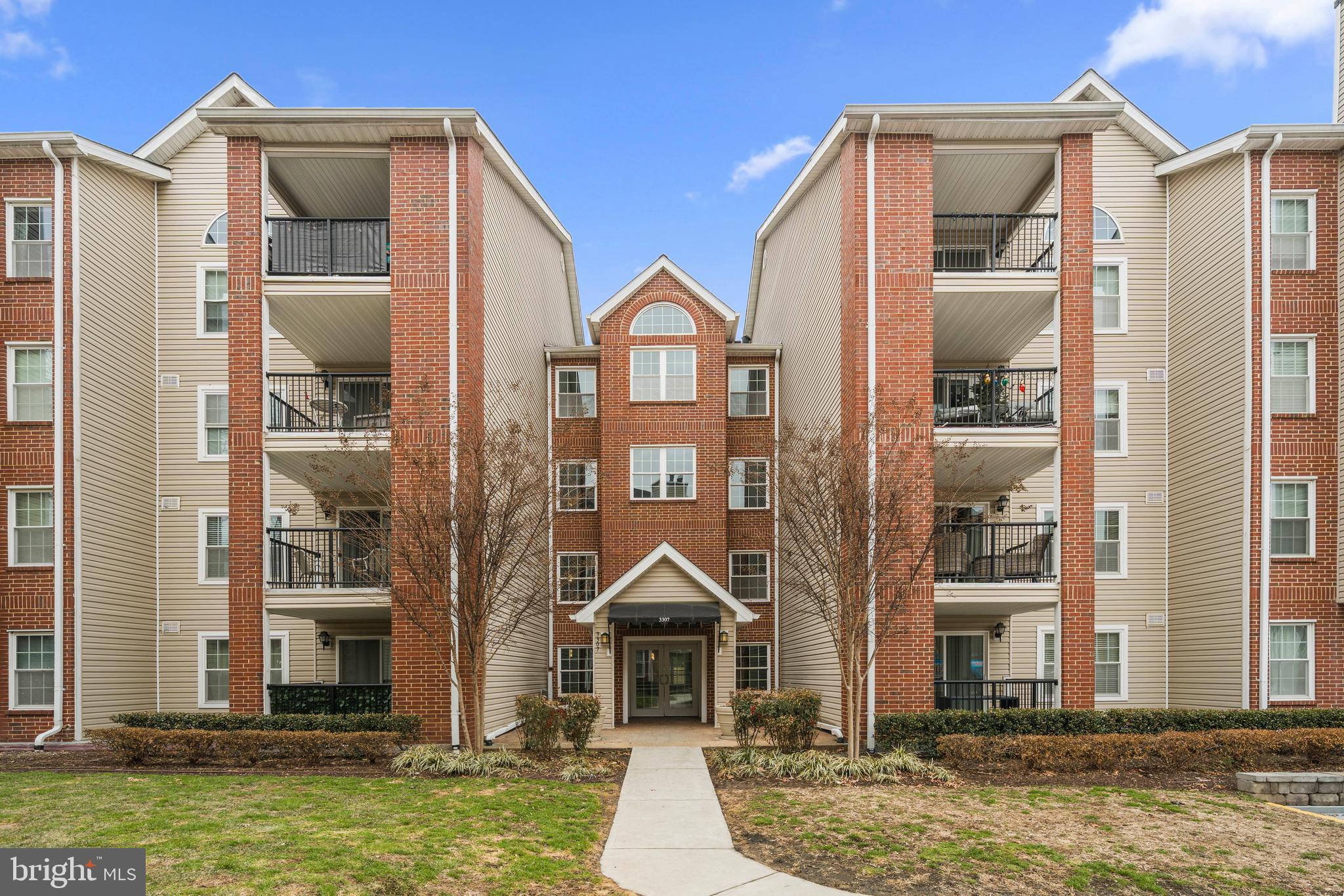 POINTE AT PARK CENTER - Residential