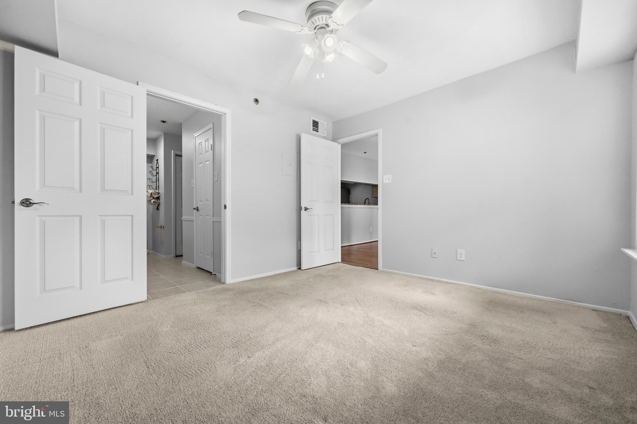 POINTE AT PARK CENTER - Residential