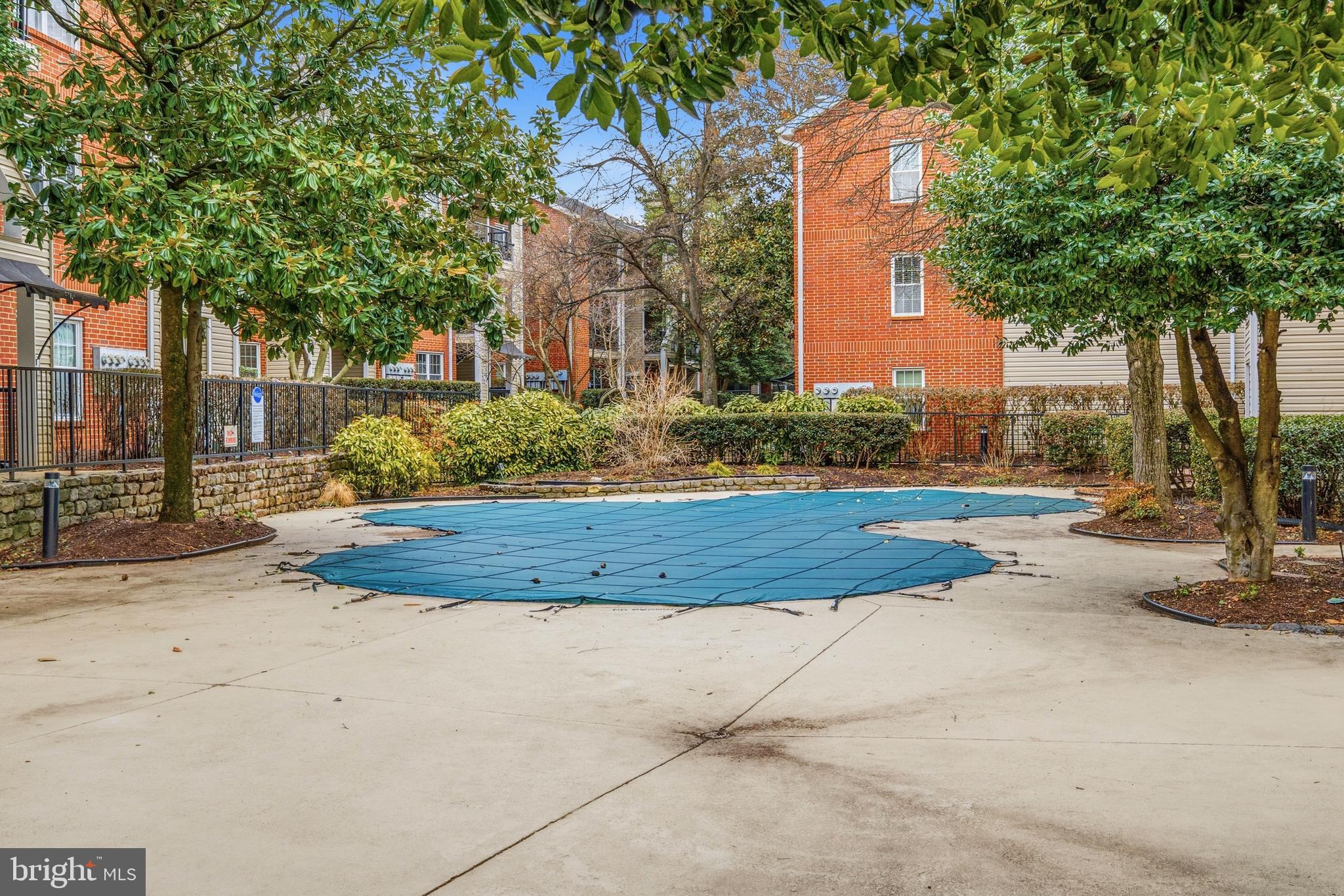 POINTE AT PARK CENTER - Residential