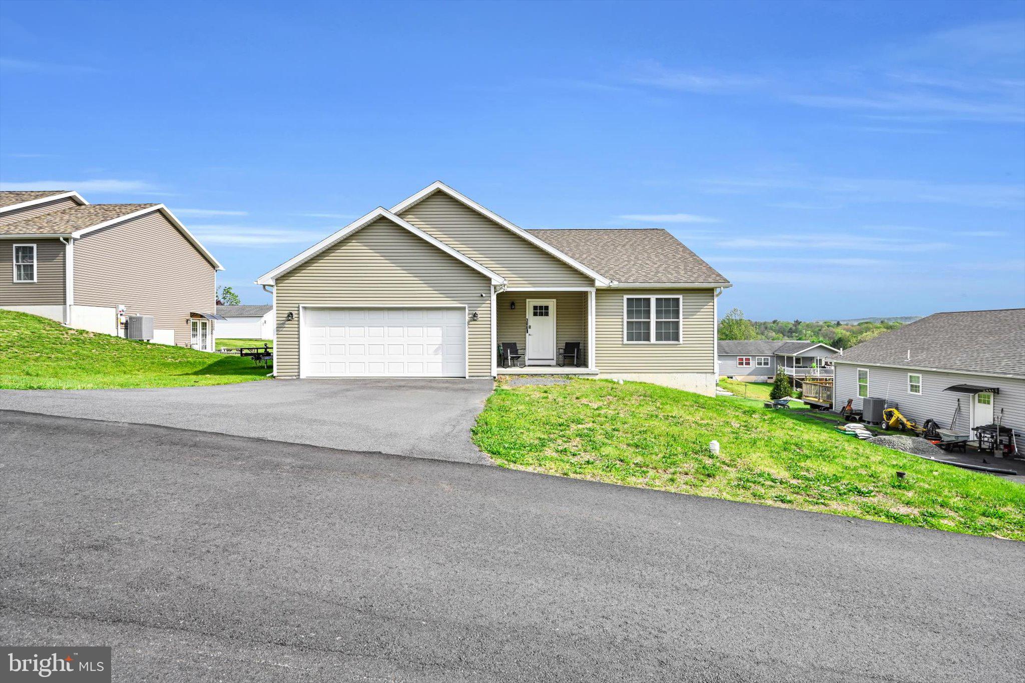 Welcome to this beautiful single-family home in Seltzer! Built in 2022, this like-new home offers modern comfort and style throughout. The current owner is relocating for work, giving you the opportunity to make this well-maintained property your own.
Featuring 3 bedrooms, 2 full bathrooms, and a spacious 2-car garage, this home is perfect for comfortable everyday living. The unfinished basement provides ample storage space or a blank canvas to create the additional living area, gym, workshop, or entertainment space you’ve been dreaming of.
Don’t miss your chance to own this move-in-ready home in a great location. Call to schedule your private showing today!