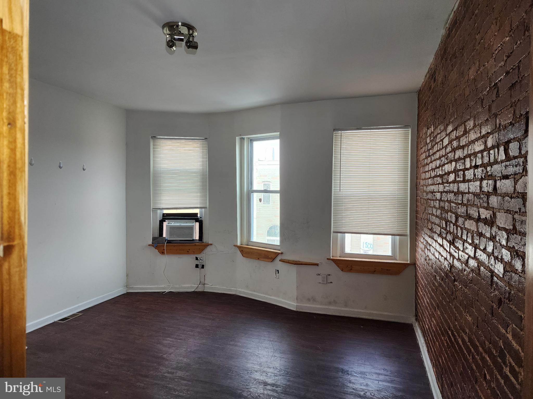 BROADWAY EAST - Residential