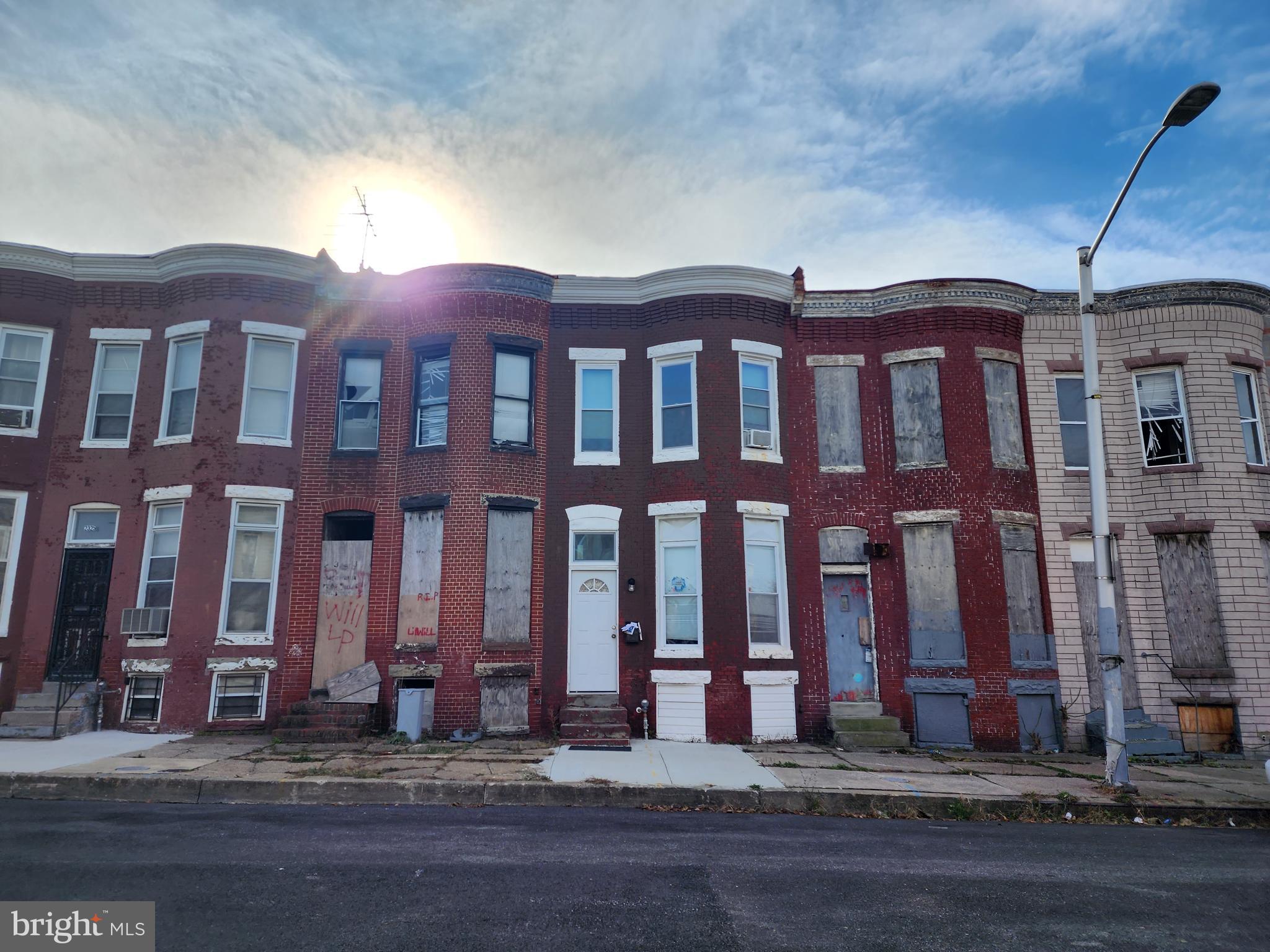 ONLINE AUCTION: Bidding begins 12/18/2023 @ 10:00 AM. Bidding ends 12/20/2023 @ 6:40 PM. List Price is Suggested Opening Bid. Deposit: $5,000.

This 2-story townhouse is located in the Broadway East neighborhood of Baltimore, Maryland. The property features 3 bedrooms and 1 bathroom. Easy access to major traffic arteries such as E North Ave. Residents can visit Clifton Park, a destination with walking trails, sports fields, and the historic Clifton Park Golf Course, offering a round of golf. Erdman Shopping Center is a convenient destination for daily essentials, while the Northeast Market is an indoor market featuring a wide range of local and international food vendors. John Hopkins Hospital is located just a few minutes' drive away.