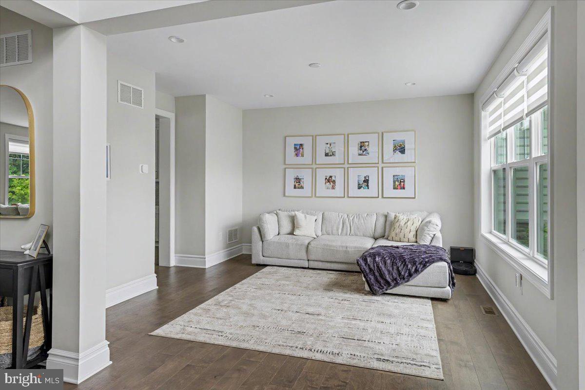 MEADOW CREEK - Residential