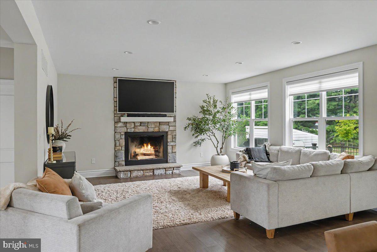 MEADOW CREEK - Residential