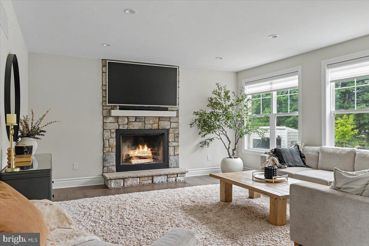 MEADOW CREEK - Residential