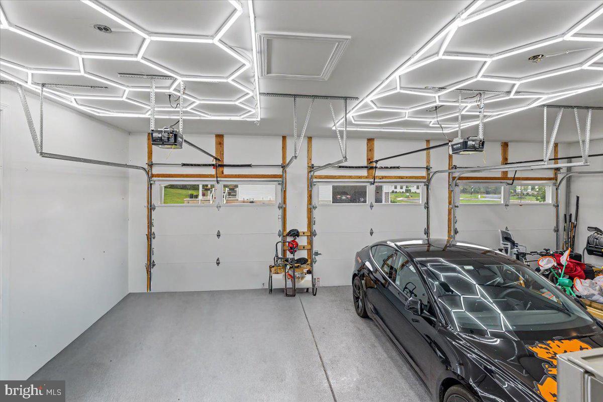 MEADOW CREEK - Residential