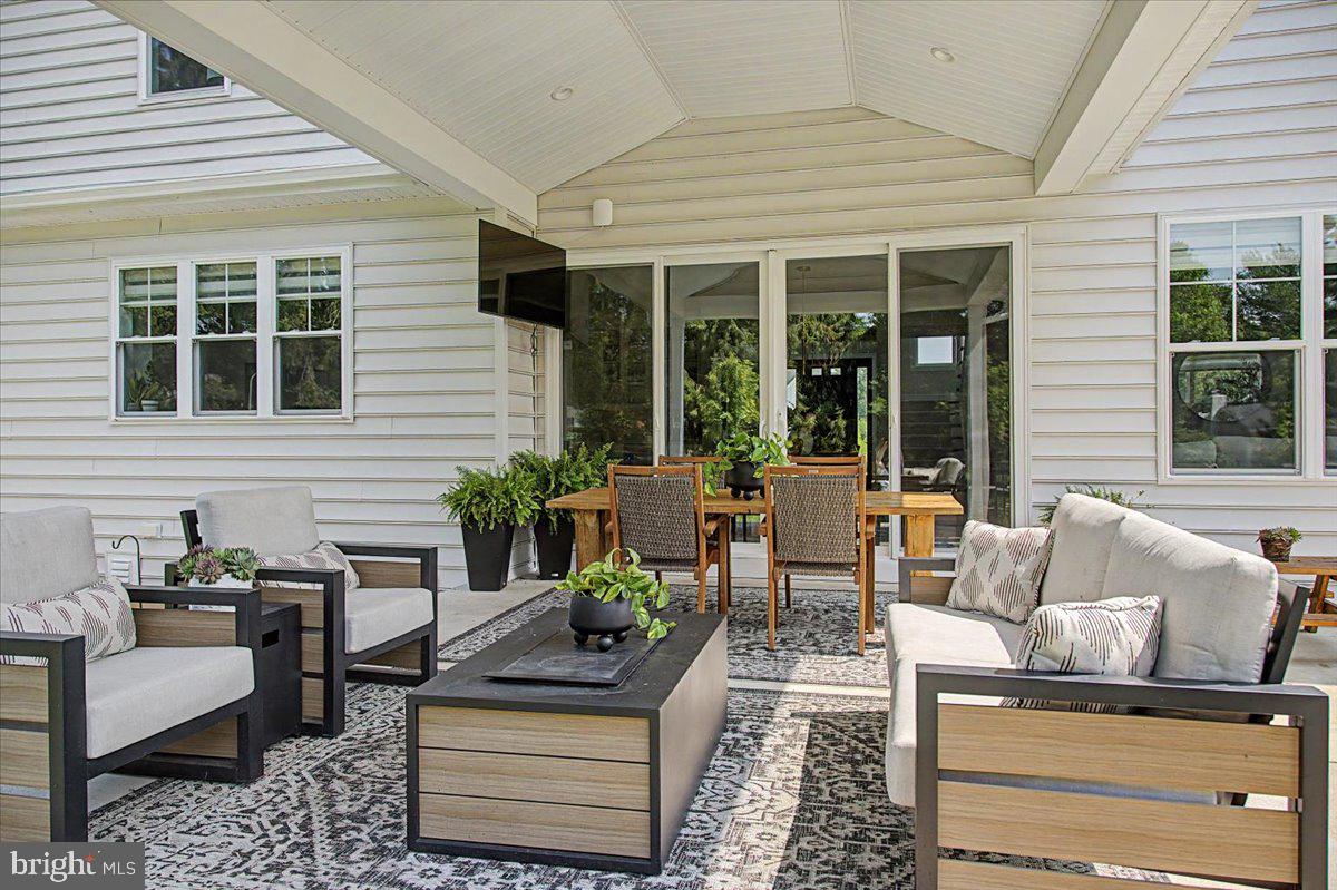 MEADOW CREEK - Residential