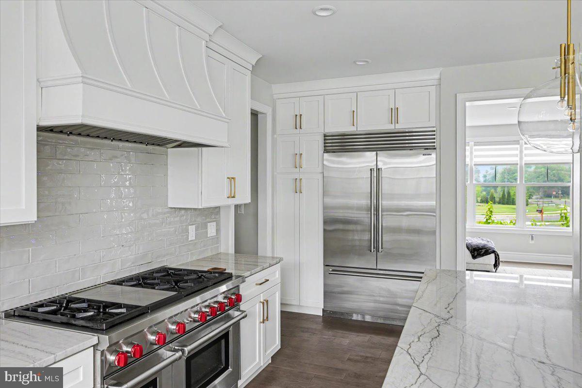 MEADOW CREEK - Residential