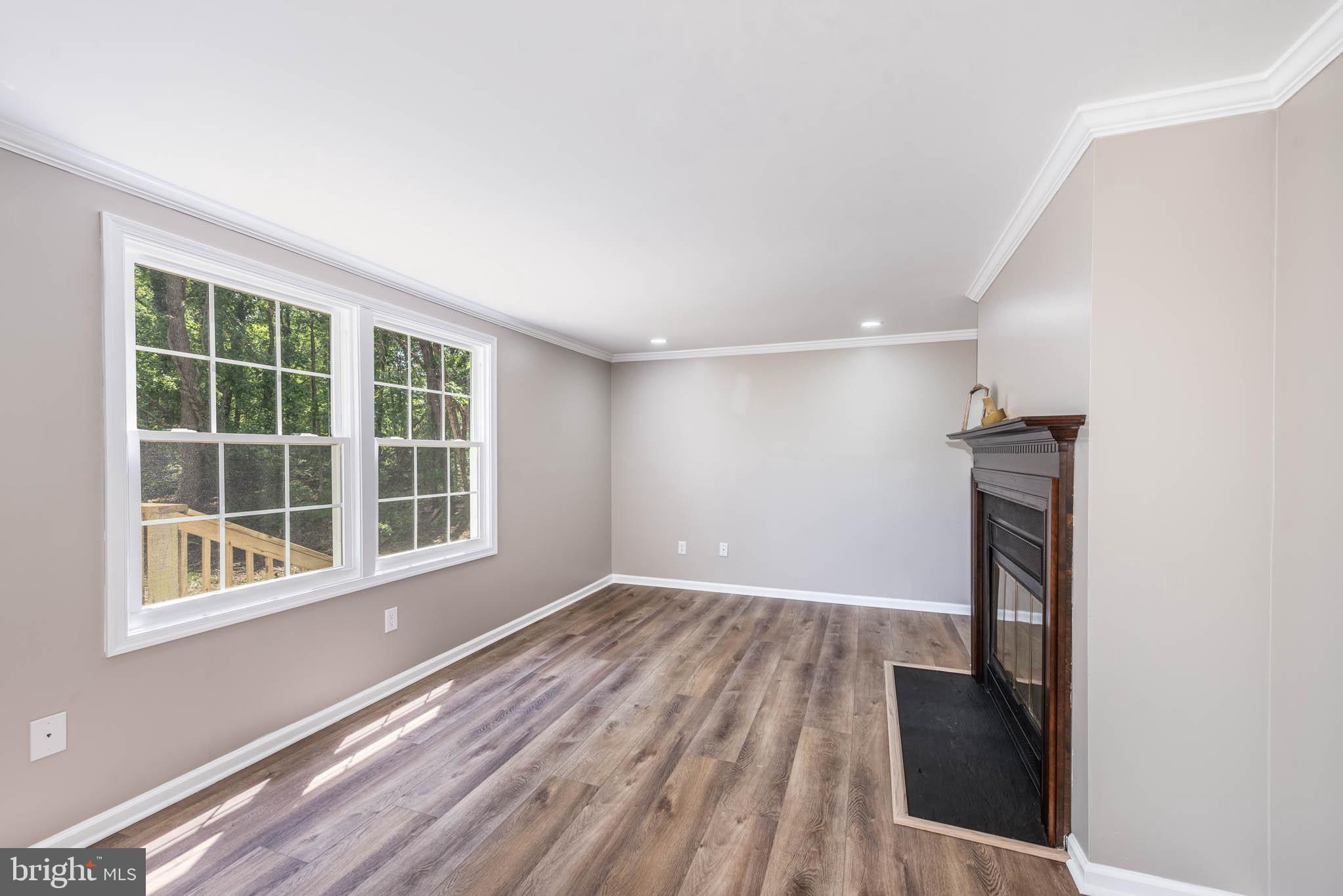 HARMANS WOODS - Residential