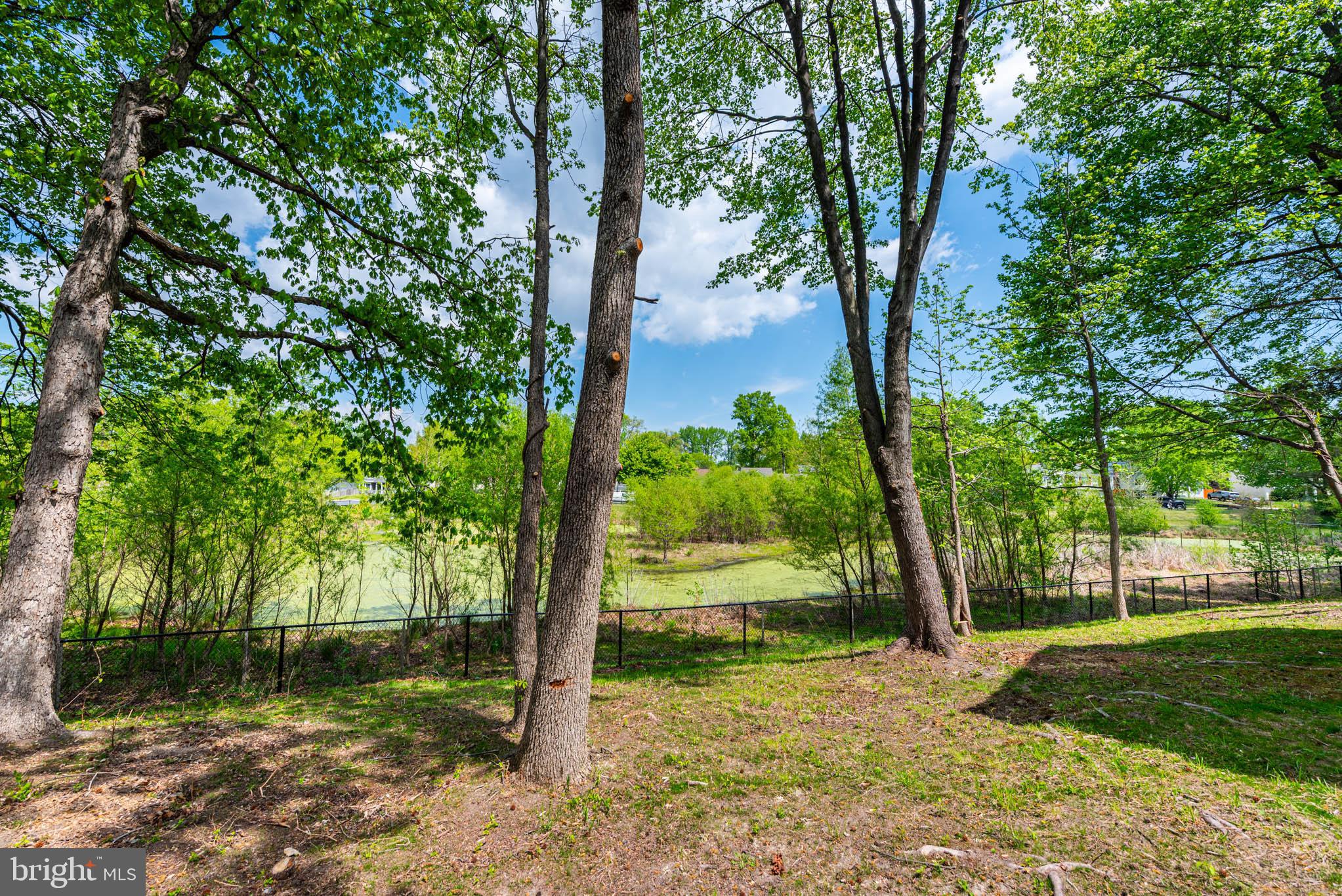 HARMANS WOODS - Residential