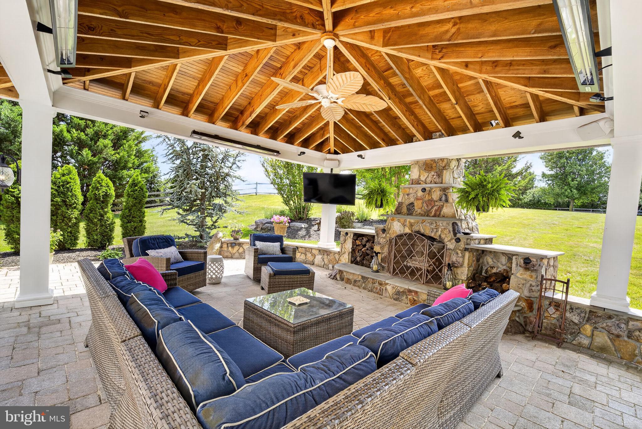 RASPBERRY FALLS - Residential