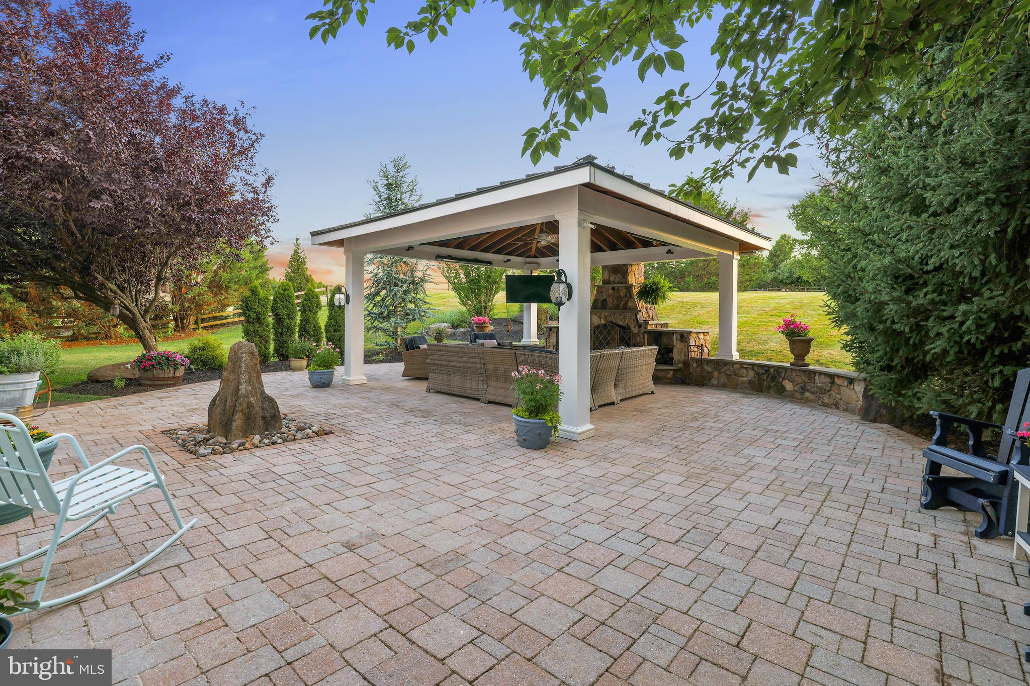 RASPBERRY FALLS - Residential